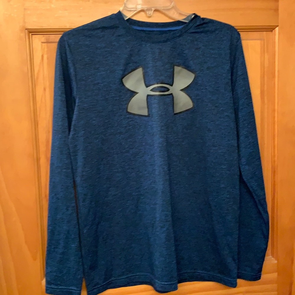 UA blue long sleeve Tshirt